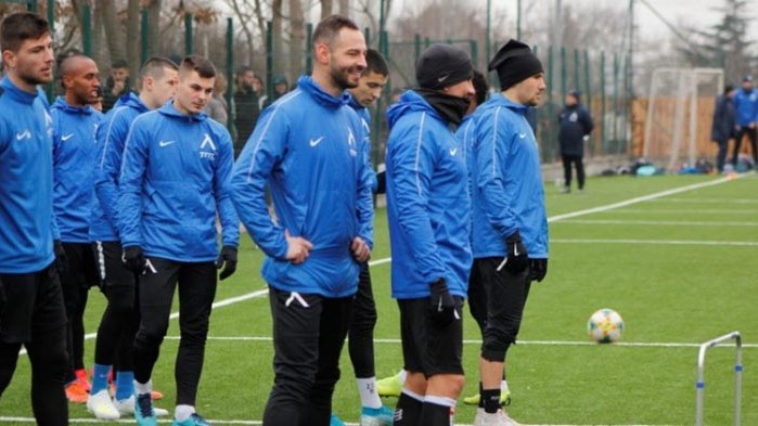 Започна намаляването на заплатите в Левски